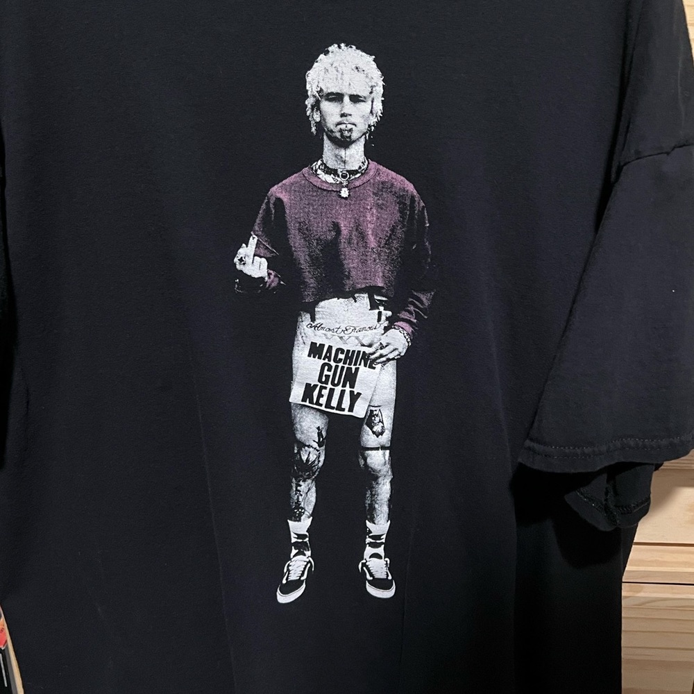 MGK shirt size 2xl sellout